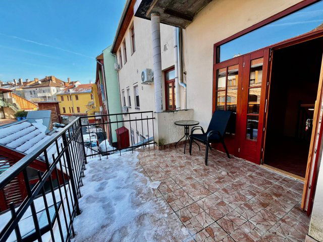 Eladó téglalakás, Pécsett 69.9 M Ft, 2 szobás