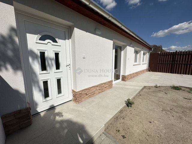 Eladó családi ház, Dunaharasztin 77.9 M Ft, 4 szobás