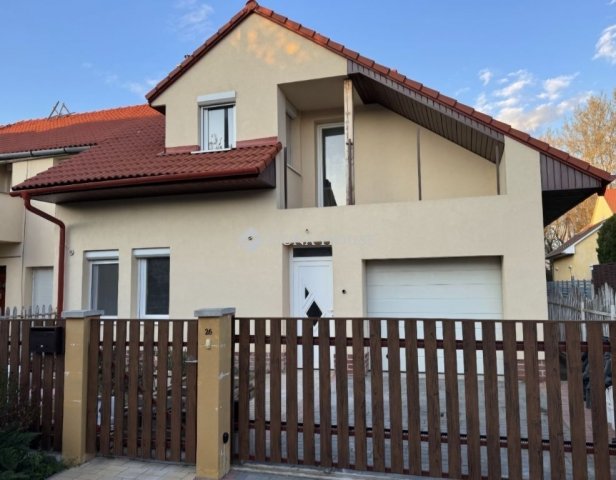 Eladó családi ház, Veresegyházon 120.99 M Ft, 5 szobás