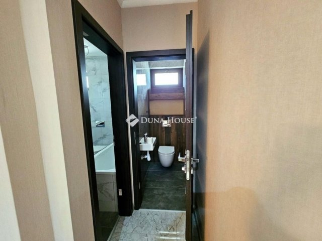 Eladó családi ház, Alsónémediben 229 M Ft, 5 szobás