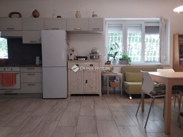 Eladó családi ház, Budapesten, XI. kerületben 350 M Ft, 6 szobás