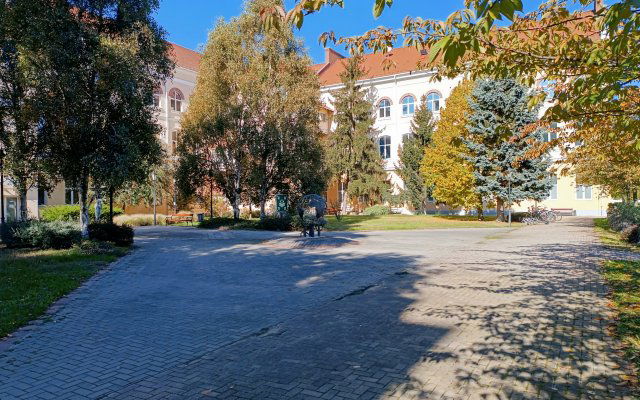 Kiadó iroda, Debrecenben, Vágóhíd utcában 123 E Ft / hó