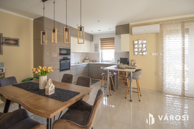 Eladó családi ház, Békéscsabán 125.5 M Ft, 4 szobás