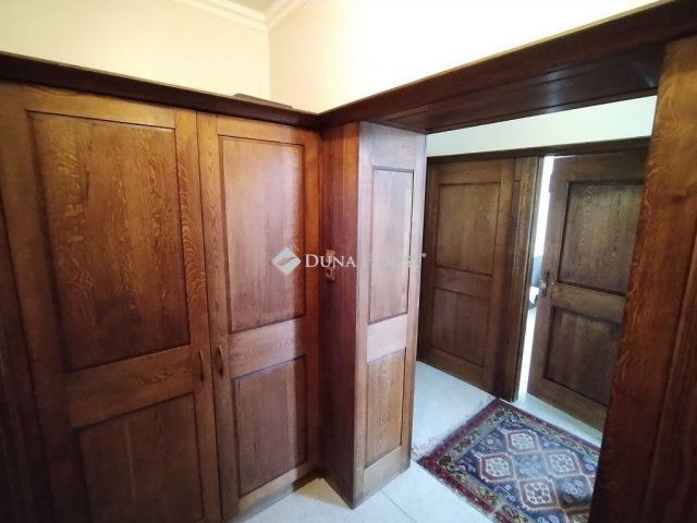 Eladó családi ház, Kiskunlacházán 114.99 M Ft, 5 szobás