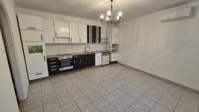 Kiadó téglalakás, albérlet, Sopronban 290 E Ft / hó, 4 szobás