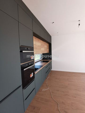 Eladó téglalakás, Budapesten, XI. kerületben 200 M Ft