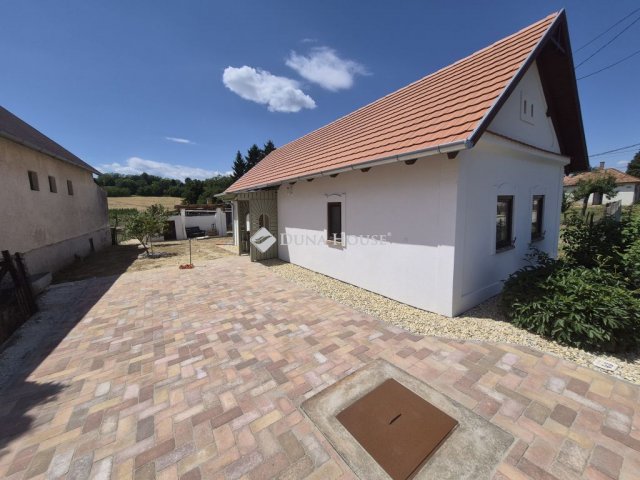 Eladó családi ház, Nemesapátiban 29.9 M Ft, 2 szobás