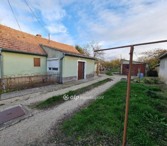 Eladó családi ház, Külsővaton 10.65 M Ft, 2 szobás