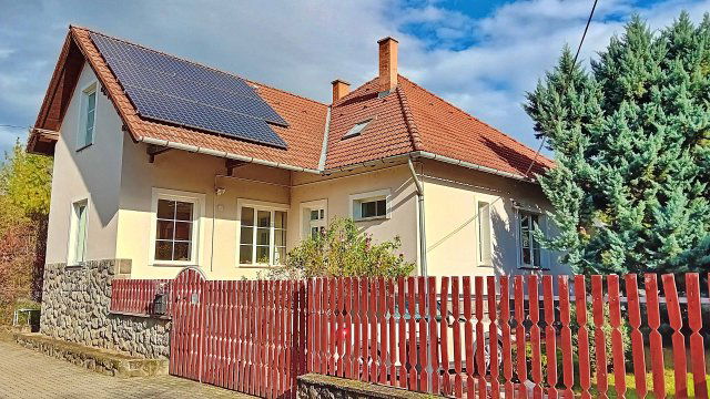 Eladó családi ház, Visegrádon 139.9 M Ft, 6 szobás