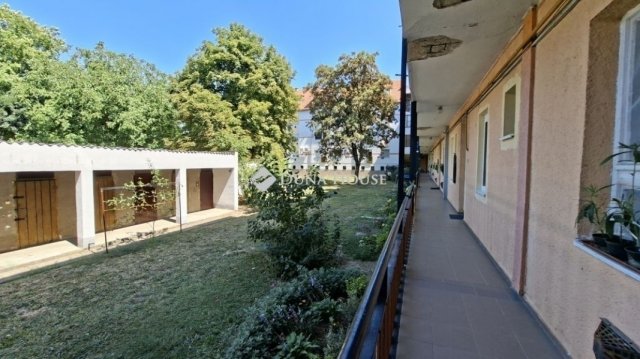 Eladó téglalakás, Pécsett 41.9 M Ft, 2 szobás
