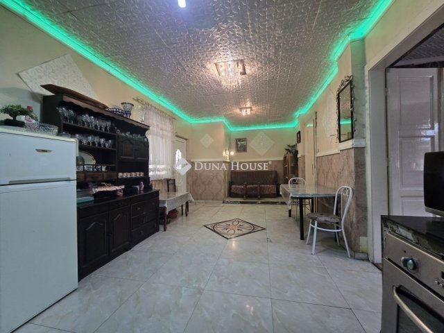 Eladó családi ház, Budapesten, XVIII. kerületben 72 M Ft