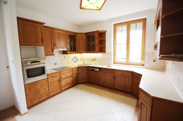 Eladó családi ház, Kecskeméten 248 M Ft, 6 szobás