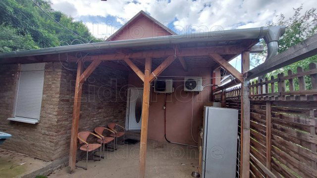 Eladó családi ház, Kaposváron 21.9 M Ft, 7 szobás