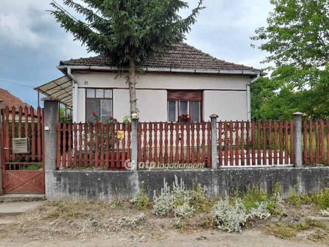 Eladó családi ház, Zemplénagárdon 8 M Ft, 3 szobás
