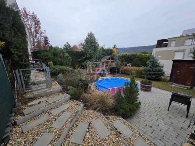 Kiadó sorház, albérlet, Budapesten, III. kerületben, 4 szobás