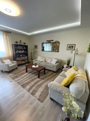 Eladó téglalakás, Nyíregyházán 89 M Ft, 5 szobás