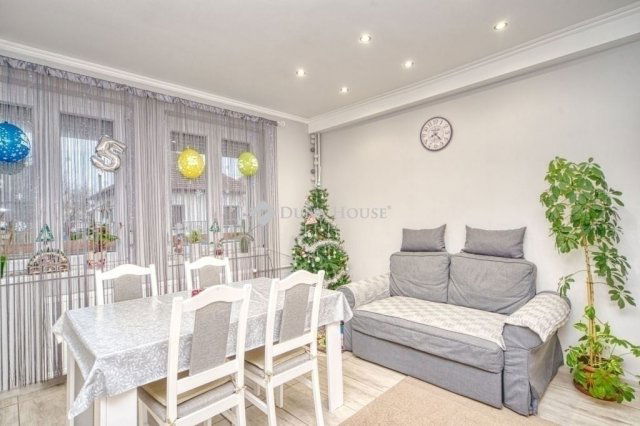 Eladó családi ház, Vecsésen 119.9 M Ft, 4 szobás