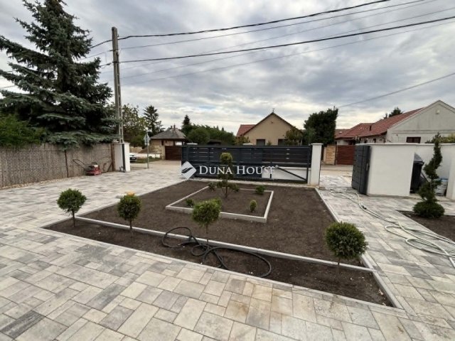 Eladó családi ház, Budakalászon 219 M Ft, 4 szobás