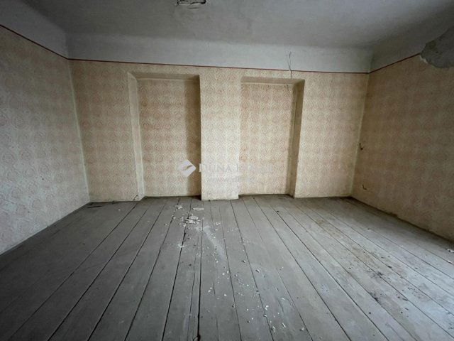 Eladó üzlethelyiség, Kisszálláson 53.9 M Ft