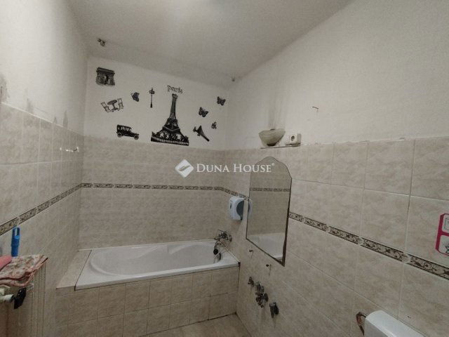 Eladó téglalakás, Tatabányán, Dr. Vitális István utcában