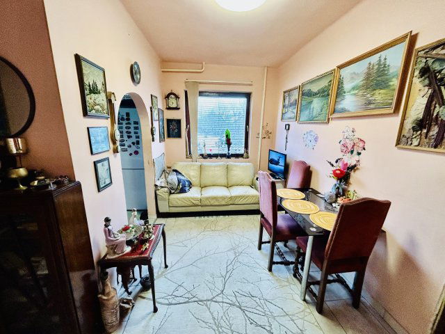 Eladó családi ház, Koroncón 67.99 M Ft, 4 szobás