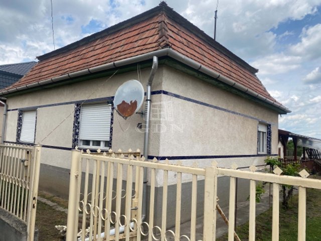 Eladó családi ház, Boldogon 31.99 M Ft, 3 szobás