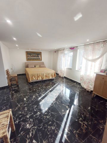 Eladó családi ház, Makón 26.9 M Ft, 3 szobás