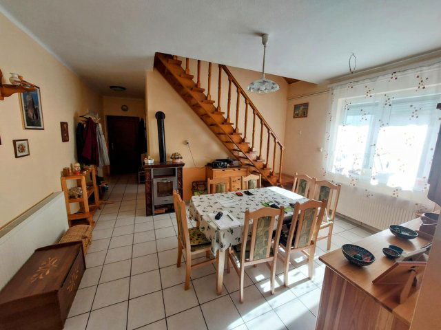 Eladó családi ház, Balatonkeresztúron 76.5 M Ft, 5 szobás