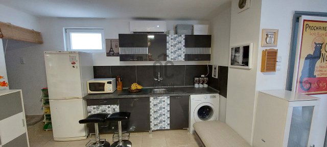 Eladó nyaraló, Ráckevén 40 M Ft, 2 szobás