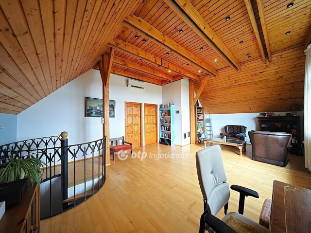 Eladó családi ház, Budakalászon 181.5 M Ft, 5 szobás