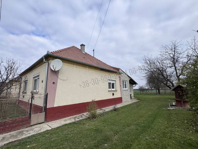 Eladó családi ház, Petriventén 31.9 M Ft, 3 szobás