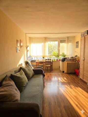 Eladó panellakás, Pécsett, Nagy Imre úton 42.9 M Ft, 2 szobás