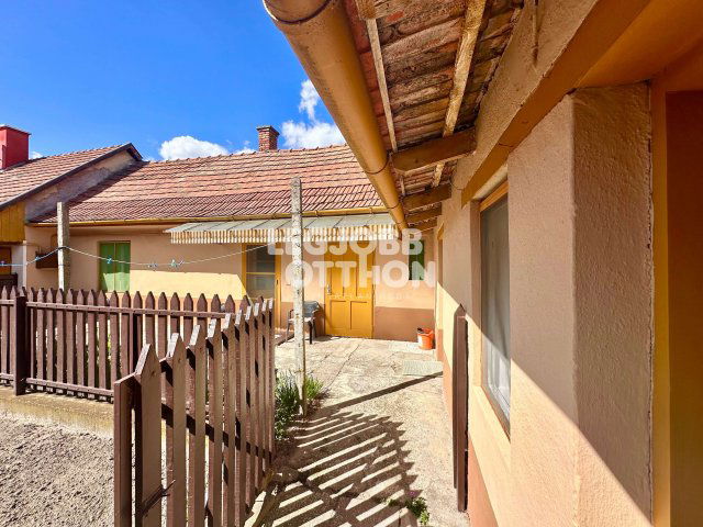 Kiadó családi ház, albérlet, Cegléden 120 E Ft / hó, 1 szobás