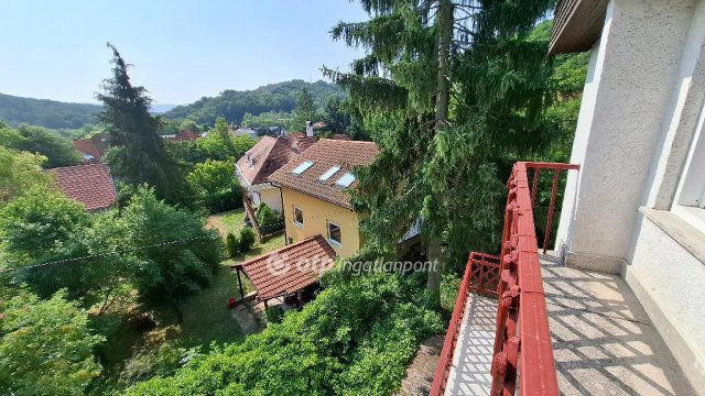 Eladó családi ház, Solymáron 135 M Ft, 7 szobás