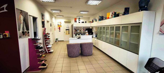 Eladó üzlethelyiség, Debrecenben, Erzsébet utcában 69.9 M Ft