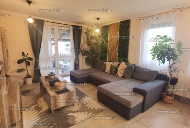 Eladó ikerház, Nagytarcsán 139.9 M Ft, 3+2 szobás