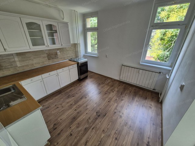 Eladó téglalakás, Budapesten, XVIII. kerületben 68.9 M Ft