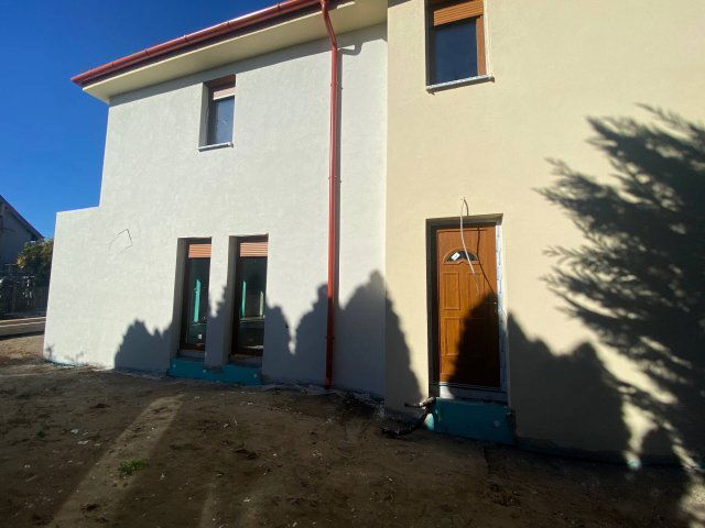 Eladó ikerház, Gyálon 126.99 M Ft, 4 szobás