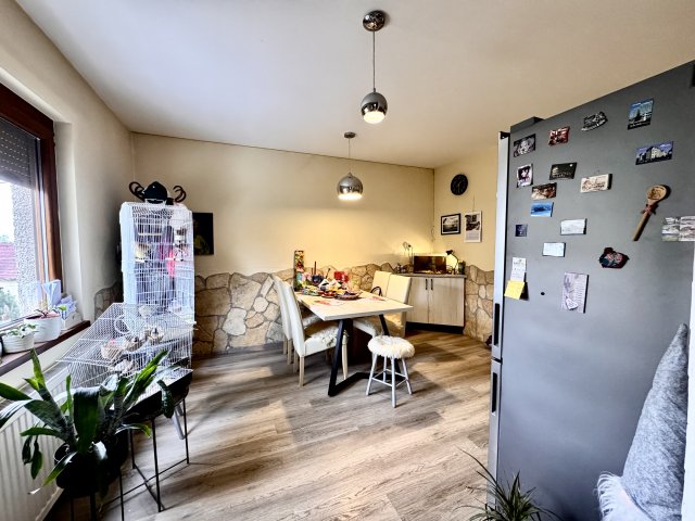 Eladó ikerház, Pécsett 66 M Ft, 3 szobás / költözzbe.hu