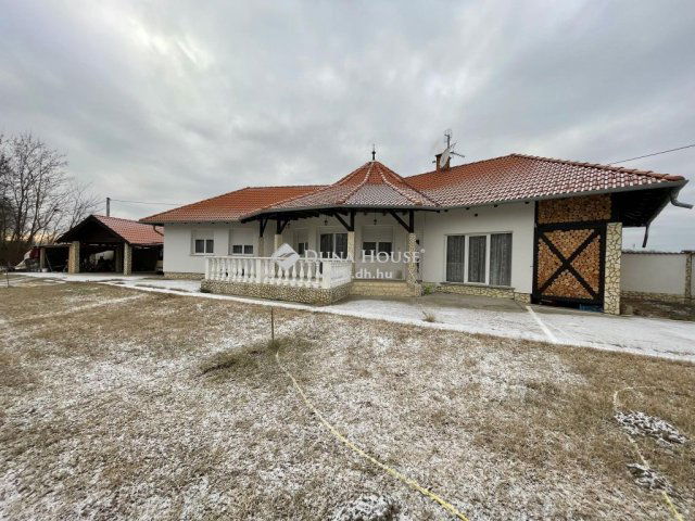 Eladó családi ház, Kecskeméten 129.8 M Ft, 5 szobás