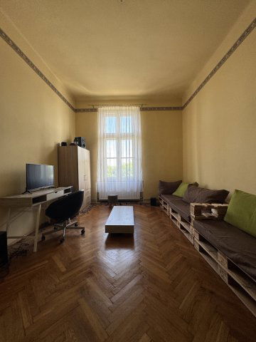 Eladó téglalakás, Szegeden 42 M Ft, 2 szobás