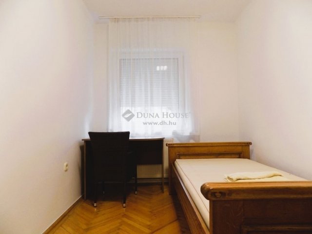 Eladó téglalakás, Debrecenben 85 M Ft, 3 szobás