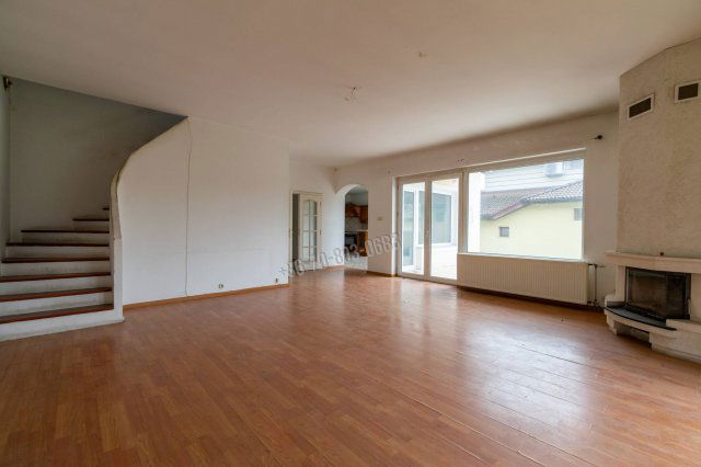 Eladó családi ház, Mosonmagyaróváron 99 M Ft, 5 szobás