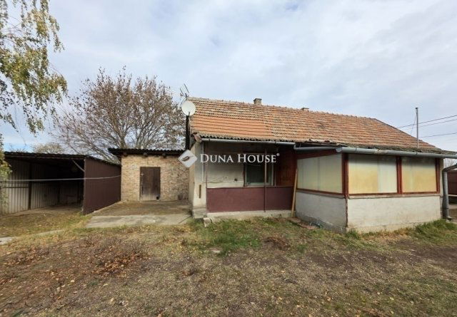 Eladó családi ház, Tápiószecsőn 39 M Ft, 2 szobás