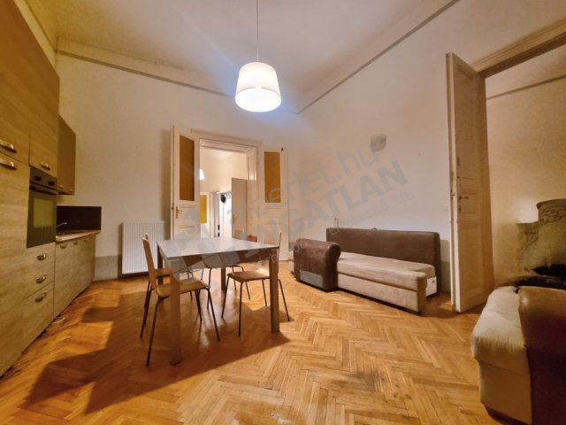 Kiadó téglalakás, albérlet, Budapesten, V. kerületben, 4 szobás