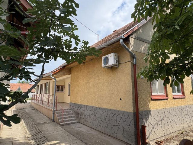 Eladó családi ház, Hódmezővásárhelyen 72 M Ft, 4 szobás