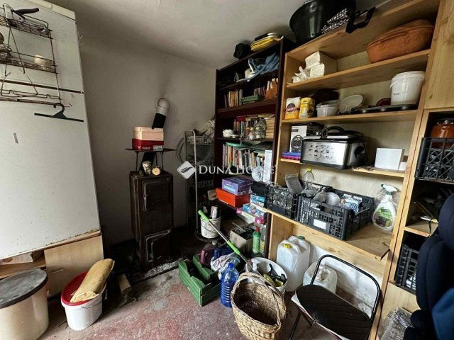 Eladó családi ház, Pincehelyen 35 M Ft, 3 szobás