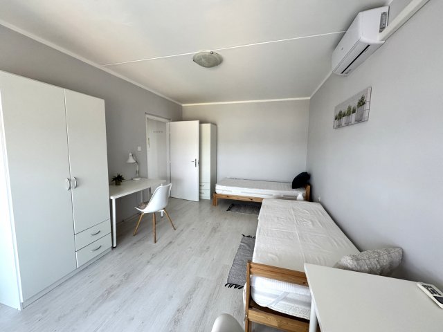Kiadó panellakás, albérlet, Pécsett, Őz utcában 180 E Ft / hó