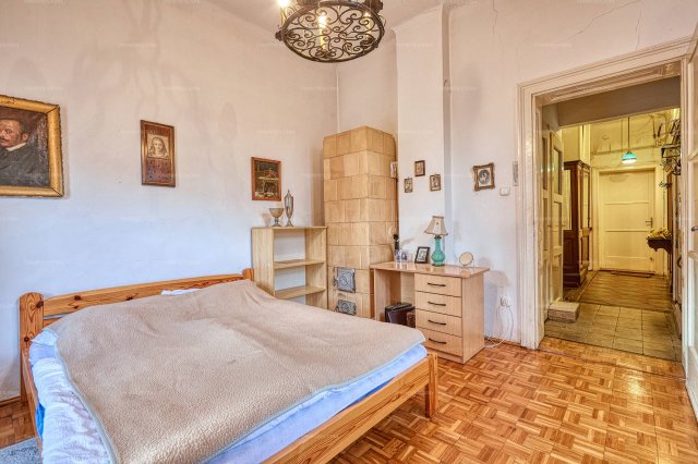 Eladó téglalakás, Sopronban 77 M Ft, 4 szobás