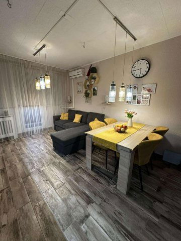 Eladó panellakás, Komlón, Cserma utcában 27.9 M Ft, 2 szobás